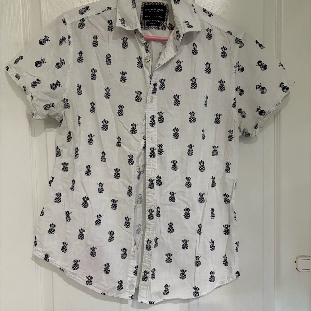 2 White Denim & Flowers Pineapple Print Men's Shirt-size Small